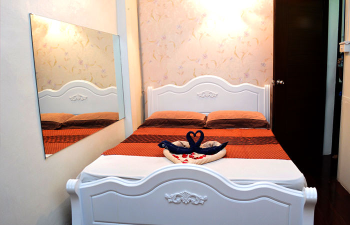 سرير مساج كبير لدى Bangkok Passion، Sukhumvit Soi 22